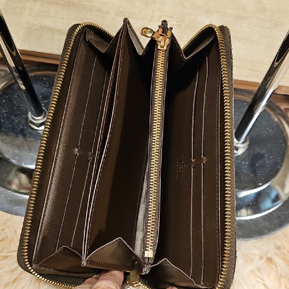 Louis Vuitton Brown and Gold Monogram Denim Wallet This Wallet Is Used - Picture 2 of 12